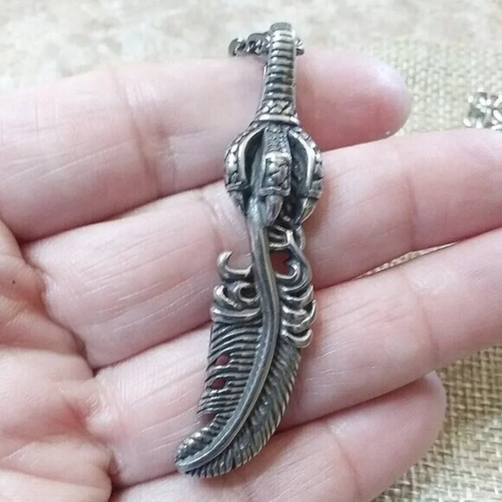 Eagles Claw Talons + Feather - 24